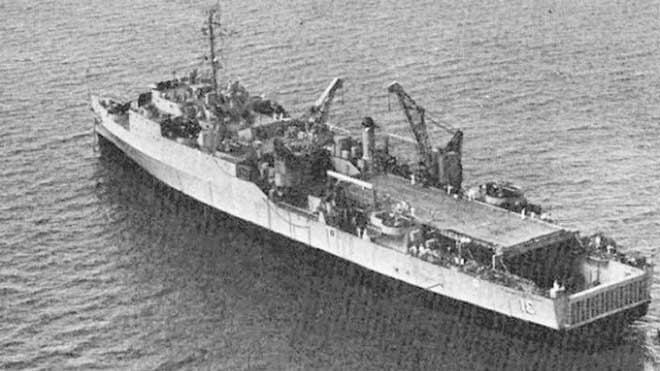 USS Point Defiance (LSD-31)